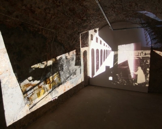 WHAT DOES THE OLD PROJECTORS DREAM ON / 2013